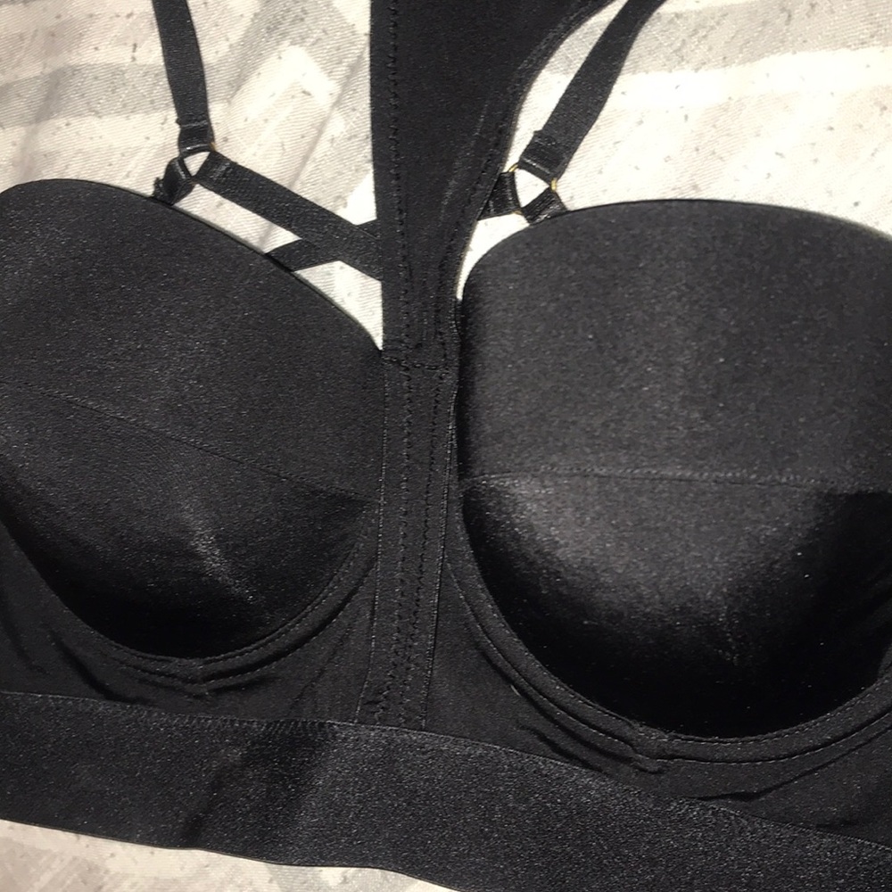 Crop top - Picture 2 of 3
